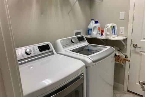 Casa en alquiler en Tampa, Florida, 4 dormitorios, 237.37 m2 № 1808543 - foto 15