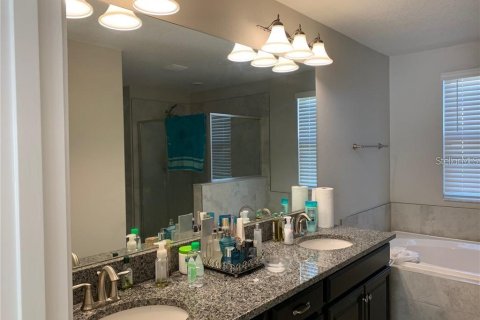 Casa en alquiler en Tampa, Florida, 4 dormitorios, 237.37 m2 № 1808543 - foto 19