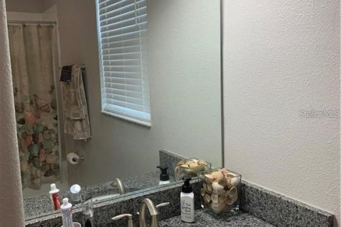 Casa en alquiler en Tampa, Florida, 4 dormitorios, 237.37 m2 № 1808543 - foto 13