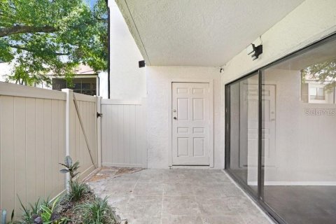 Condo in Tampa, Florida, 2 bedrooms № 2239490 - photo 15