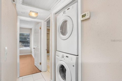 Condo in Tampa, Florida, 2 bedrooms № 2239490 - photo 9