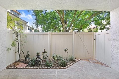 Condo in Tampa, Florida, 2 bedrooms № 2239490 - photo 14