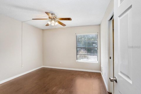 Condo in Tampa, Florida, 2 bedrooms № 2239490 - photo 12