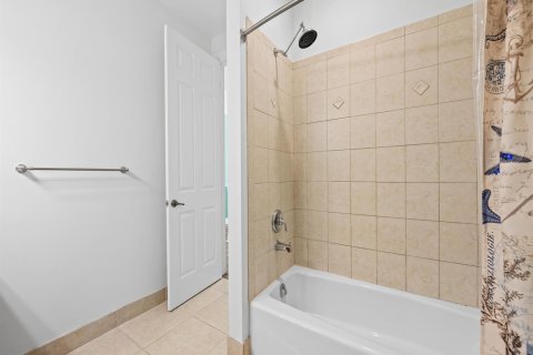 Townhouse in Fort Lauderdale, Florida 4 bedrooms, 299.15 sq.m. № 2315446 - photo 25