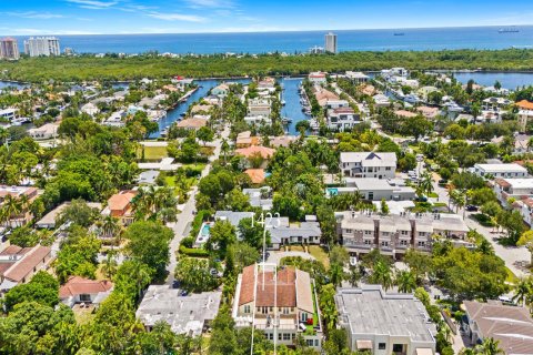 Townhouse in Fort Lauderdale, Florida 4 bedrooms, 299.15 sq.m. № 2315446 - photo 3