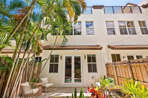 Townhouse in Fort Lauderdale, Florida 4 bedrooms, 299.15 sq.m. № 2315446 - photo 11