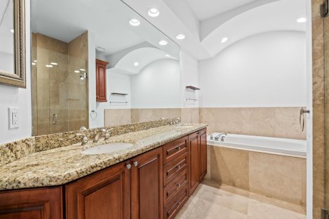 Townhouse in Fort Lauderdale, Florida 4 bedrooms, 299.15 sq.m. № 2315446 - photo 19