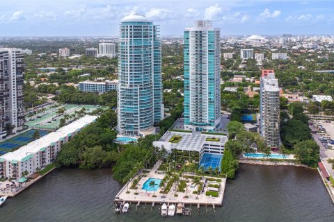 Condo in Miami, Florida, 1 bedroom № 2021565