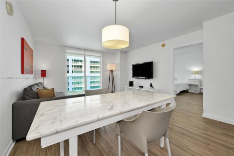 Condo in Miami, Florida, 1 bedroom № 2021565 - photo 10