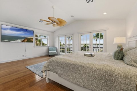 House in Lantana, Florida 3 bedrooms, 222.59 sq.m. № 2170044 - photo 30