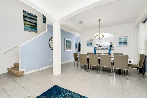 House in Davenport, Florida 5 bedrooms, 292.64 sq.m. № 1744695 - photo 14