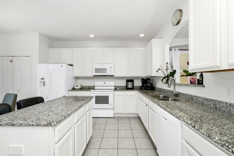 House in Davenport, Florida 5 bedrooms, 292.64 sq.m. № 1744695 - photo 22
