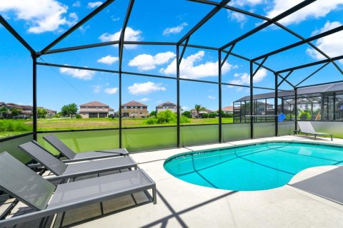 House in Davenport, Florida 5 bedrooms, 292.64 sq.m. № 1744695 - photo 7