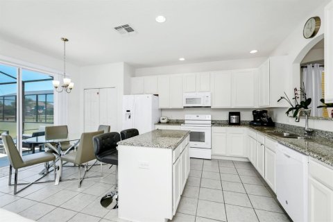 House in Davenport, Florida 5 bedrooms, 292.64 sq.m. № 1744695 - photo 21