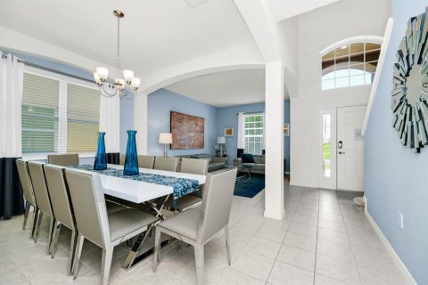 House in Davenport, Florida 5 bedrooms, 292.64 sq.m. № 1744695 - photo 16