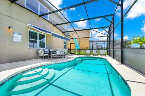 House in Davenport, Florida 5 bedrooms, 292.64 sq.m. № 1744695 - photo 10