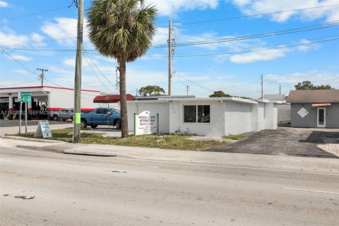 Купить коммерческую недвижимость в Окленд-Парк, Флорида № 1982401 - фото 24
