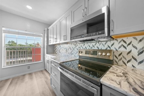 Condo in Punta Gorda, Florida, 2 bedrooms  № 1651707 - photo 8