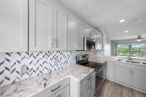 Condo in Punta Gorda, Florida, 2 bedrooms  № 1651707 - photo 10