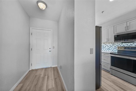 Condo in Punta Gorda, Florida, 2 bedrooms  № 1651707 - photo 6