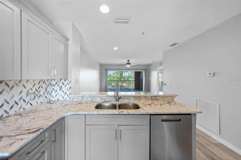 Condo in Punta Gorda, Florida, 2 bedrooms  № 1651707 - photo 11