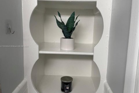 Immobilier commercial à louer à Hollywood, Floride: 27.87 m2 № 1825614 - photo 7