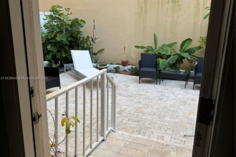 Immobilier commercial à louer à Hollywood, Floride: 27.87 m2 № 1825614 - photo 25