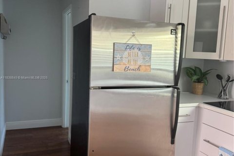 Immobilier commercial à louer à Hollywood, Floride: 27.87 m2 № 1825614 - photo 6