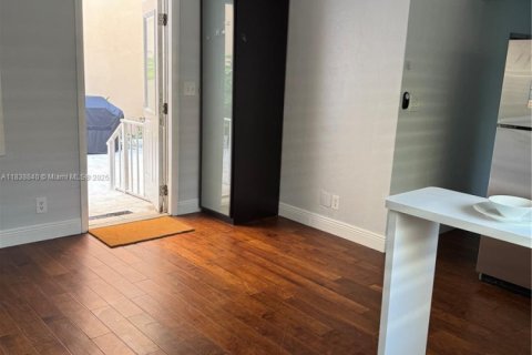 Immobilier commercial à louer à Hollywood, Floride: 27.87 m2 № 1825614 - photo 28