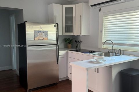 Immobilier commercial à louer à Hollywood, Floride: 27.87 m2 № 1825614 - photo 3