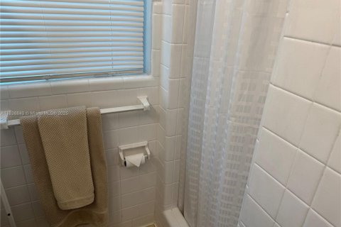 Immobilier commercial à louer à Hollywood, Floride: 27.87 m2 № 1825614 - photo 17