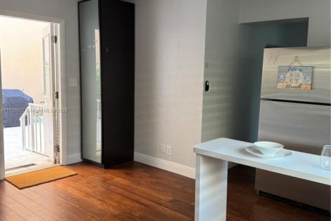 Immobilier commercial à louer à Hollywood, Floride: 27.87 m2 № 1825614 - photo 4