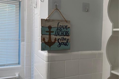 Immobilier commercial à louer à Hollywood, Floride: 27.87 m2 № 1825614 - photo 19