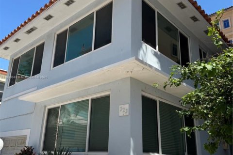 Immobilier commercial à Hollywood, Floride 27.87 m2 № 1825614