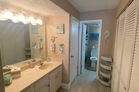 Condominio en alquiler en New Smyrna Beach, Florida, 2 dormitorios, 73.21 m2 № 931194 - foto 13