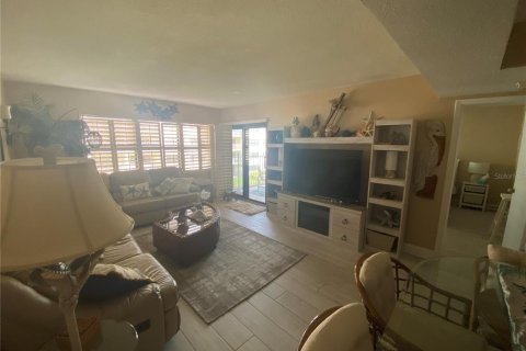 Condominio en alquiler en New Smyrna Beach, Florida, 2 dormitorios, 73.21 m2 № 931194 - foto 12