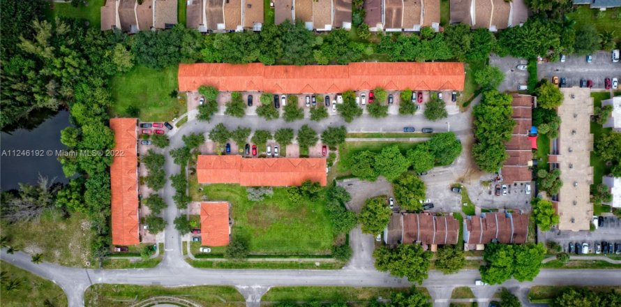 Propiedad comercial en Davie, Florida № 1715107