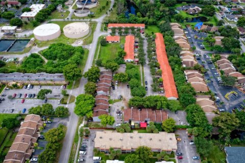 Propiedad comercial en venta en Davie, Florida № 1715107 - foto 7