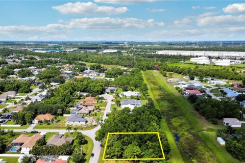 House in Port St. Lucie, Florida № 2003071 - photo 25
