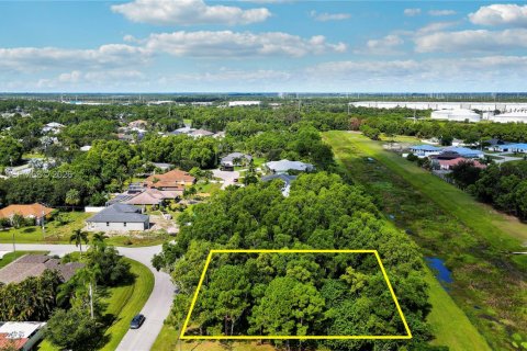 House in Port St. Lucie, Florida № 2003071 - photo 27