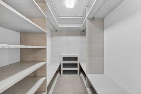 Купить кондоминиум в Майами, Флорида 1 спальня, 75.25м2, № 2089431 - фото 13