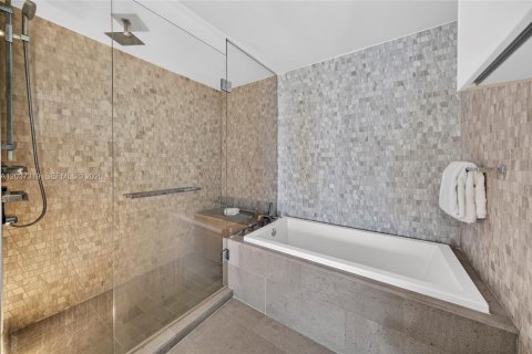 Купить кондоминиум в Майами, Флорида 1 спальня, 75.25м2, № 2089431 - фото 15