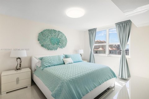 Condominio en alquiler en Aventura, Florida, 2 dormitorios, 109.16 m2 № 1991863 - foto 13