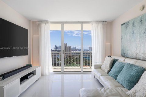 Condominio en alquiler en Aventura, Florida, 2 dormitorios, 109.16 m2 № 1991863 - foto 10