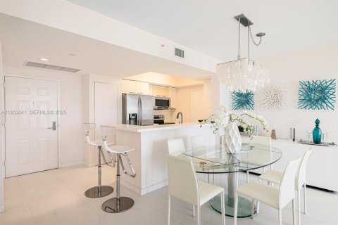 Condominio en alquiler en Aventura, Florida, 2 dormitorios, 109.16 m2 № 1991863 - foto 2