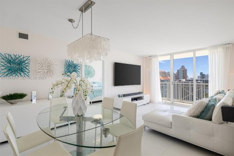 Condominio en alquiler en Aventura, Florida, 2 dormitorios, 109.16 m2 № 1991863 - foto 9