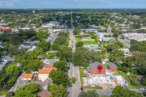 Casa en venta en Saint Petersburg, Florida, 6 dormitorios, 316.7 m2 № 1906510 - foto 5
