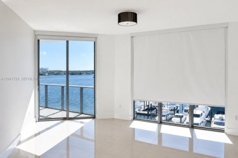 Copropriété à louer à North Miami Beach, Floride: 2 chambres, 161.28 m2 № 2171447 - photo 6