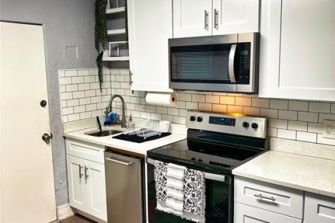 Apartamento en alquiler en Orlando, Florida, 1 dormitorio, 61.5 m2 № 1915965 - foto 11