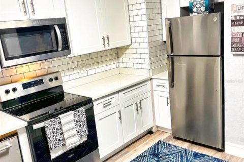 Apartamento en alquiler en Orlando, Florida, 1 dormitorio, 61.5 m2 № 1915965 - foto 3